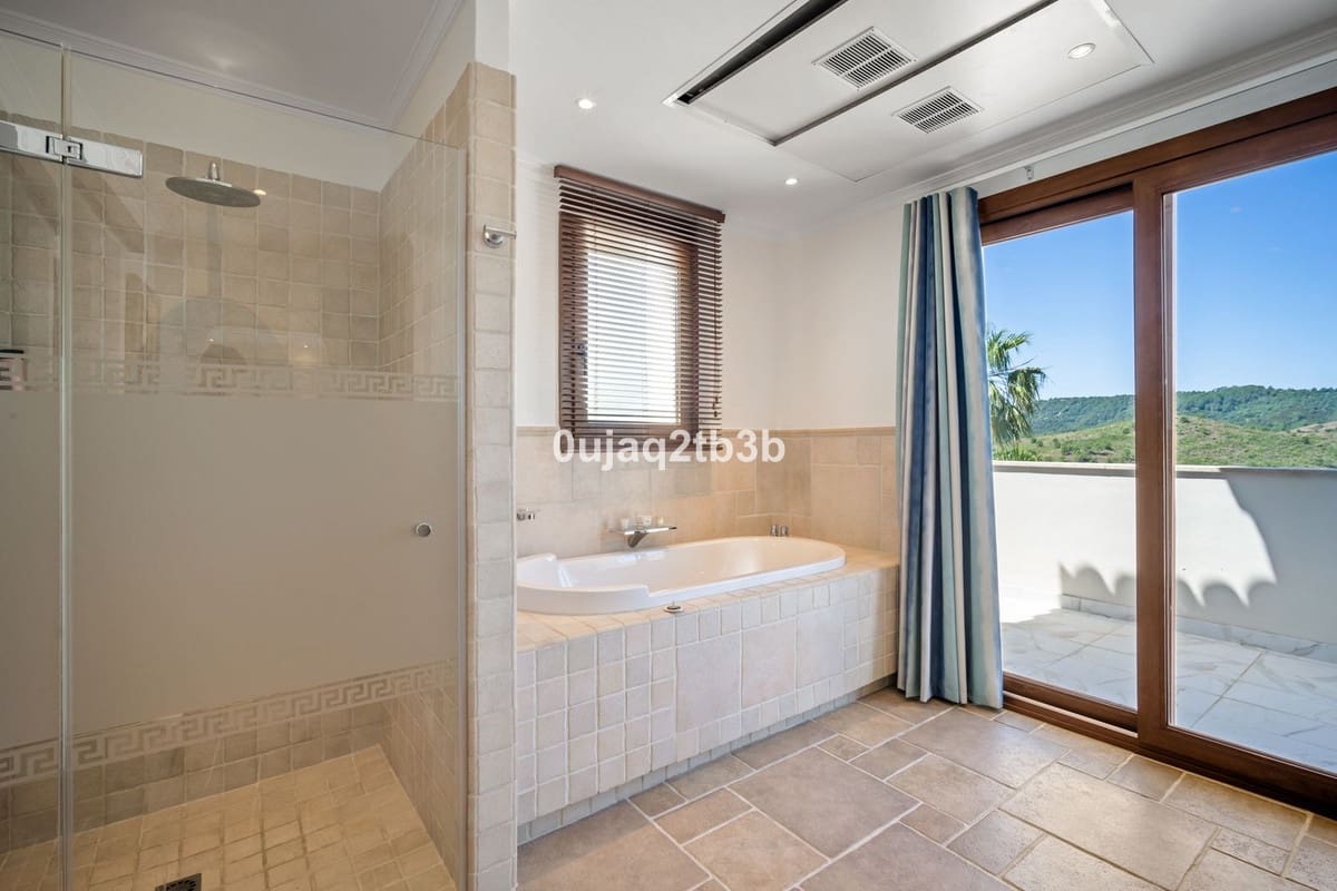 7 bedroom Villa for sale in Benahavis with pool garage - € 2,475,000 (Ref: 8676568)