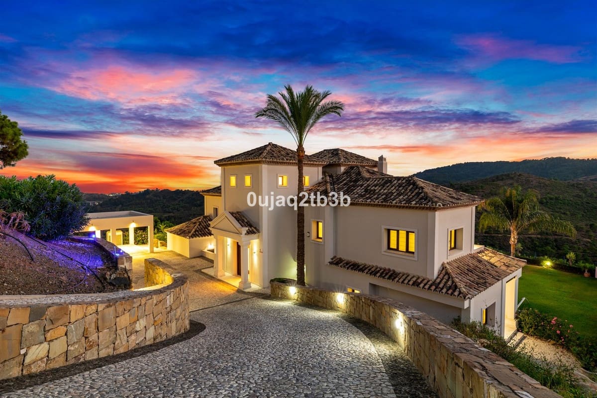 7 bedroom Villa for sale in Benahavis with pool garage - € 2,475,000 (Ref: 8676568)