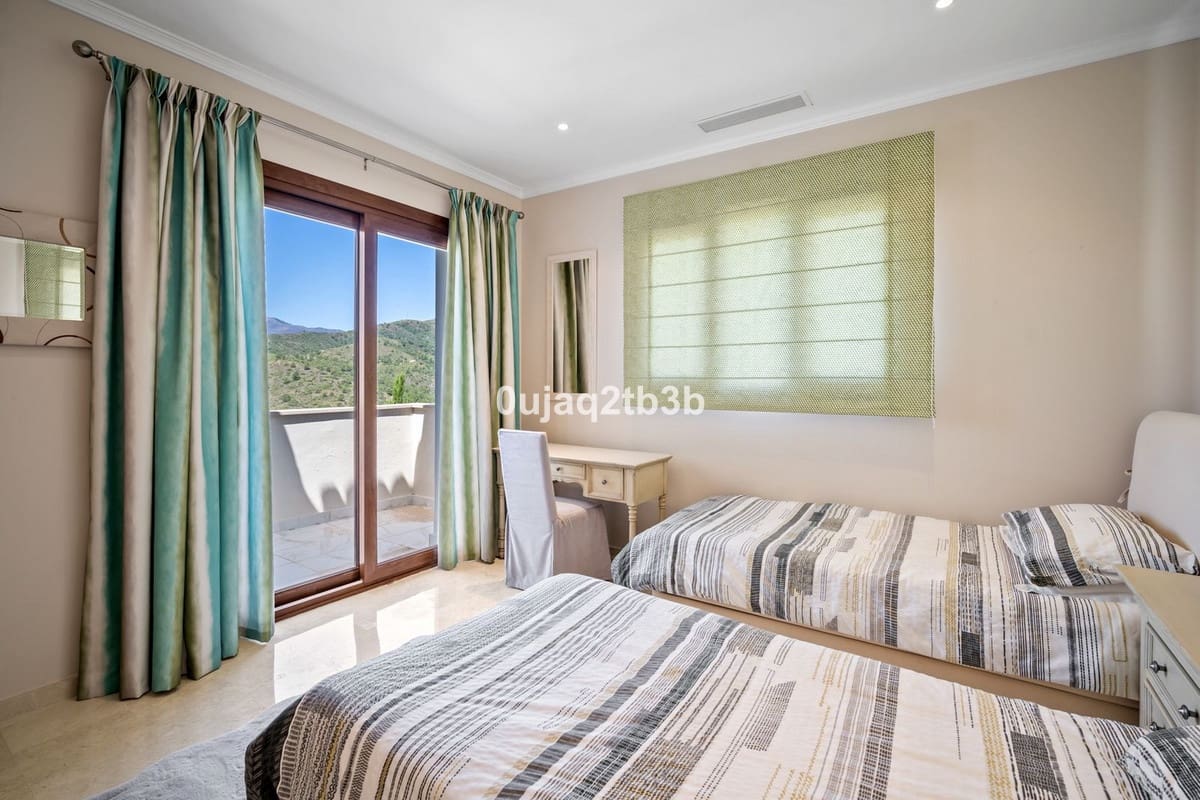 7 bedroom Villa for sale in Benahavis with pool garage - € 2,475,000 (Ref: 8676568)