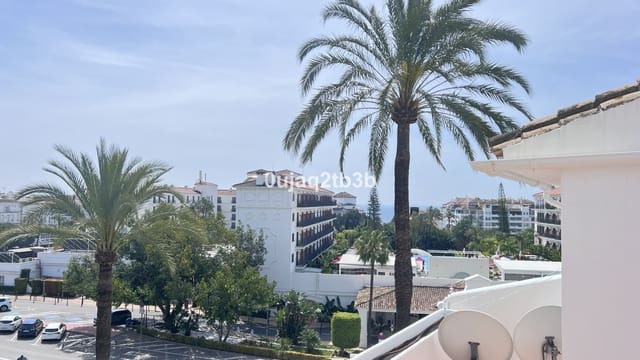 Apartamento de 4 habitaciones en Nueva Andalucía Centro, Marbella en venta con piscina garaje - 1.500.000 € (Ref: 8676570)