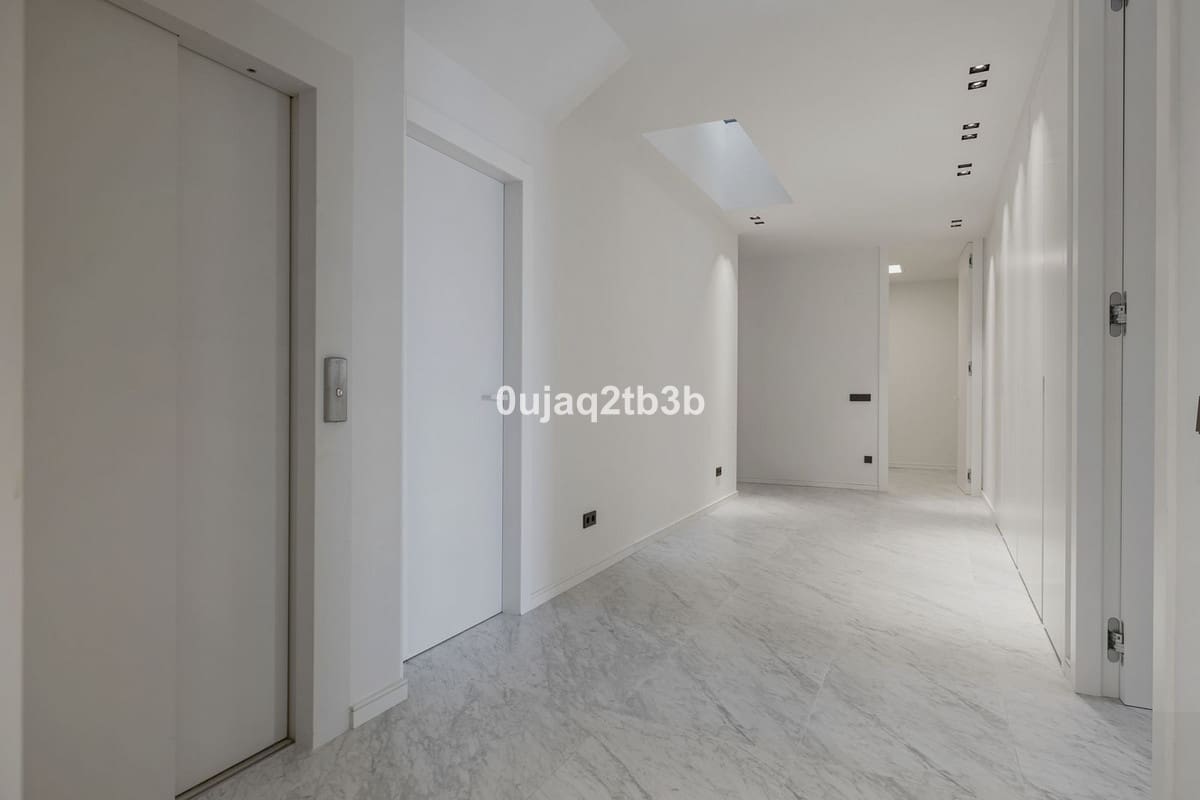 5 bedroom Villa for sale in Los Flamingos with pool garage - € 4,300,000 (Ref: 8686670)