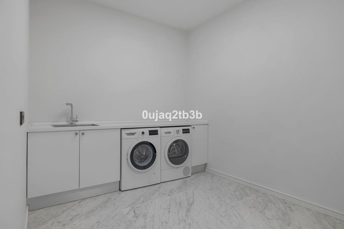 5 bedroom Villa for sale in Los Flamingos with pool garage - € 4,300,000 (Ref: 8686670)