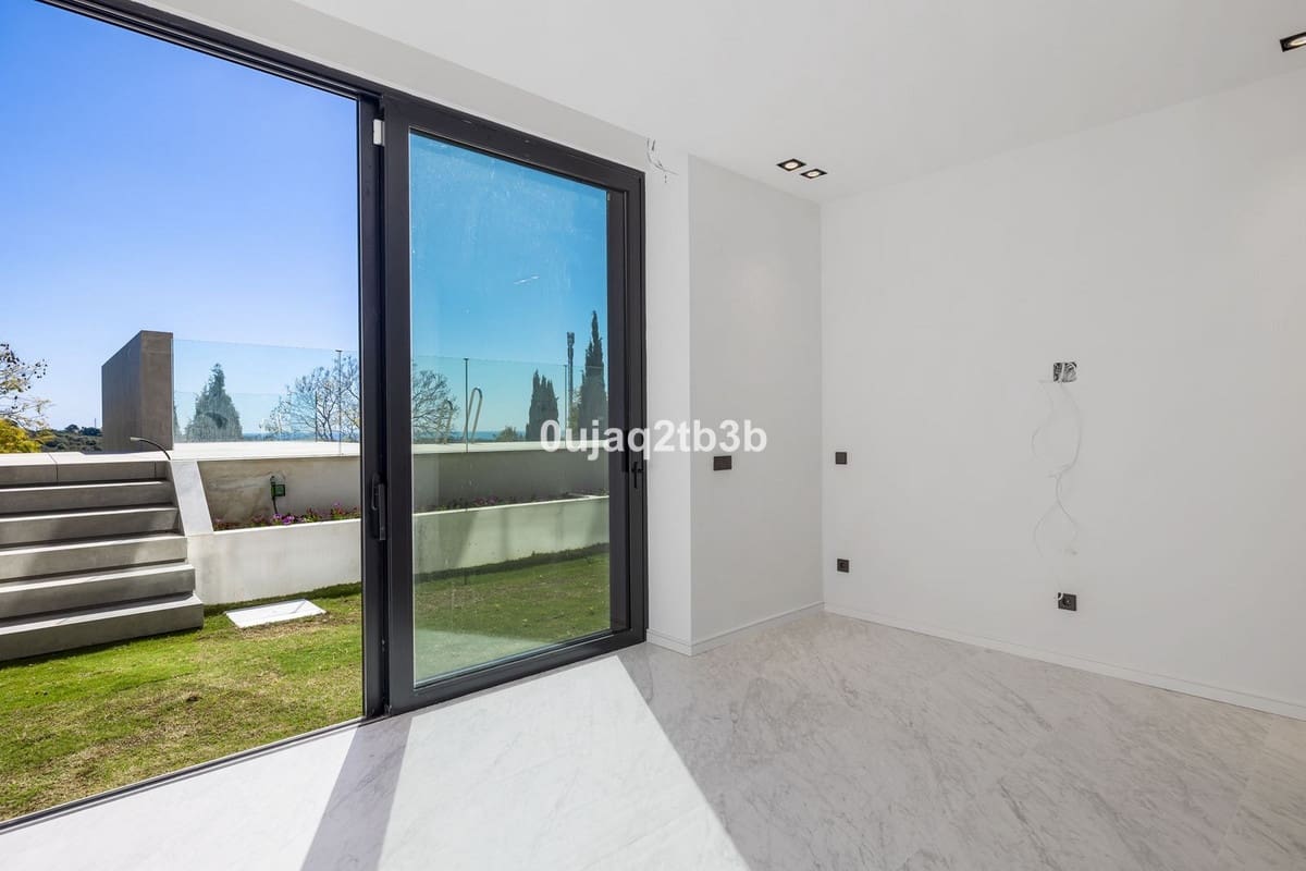 5 bedroom Villa for sale in Los Flamingos with pool garage - € 4,300,000 (Ref: 8686670)