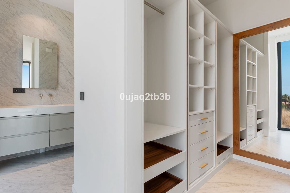 5 bedroom Villa for sale in Los Flamingos with pool garage - € 4,300,000 (Ref: 8686670)