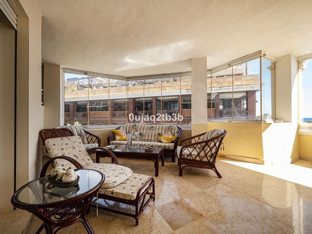 2 soveværelse Lejlighed til salg i Puerto Banus, Marbella med swimmingpool garage - € 1.575.000 (Ref: 8689920)