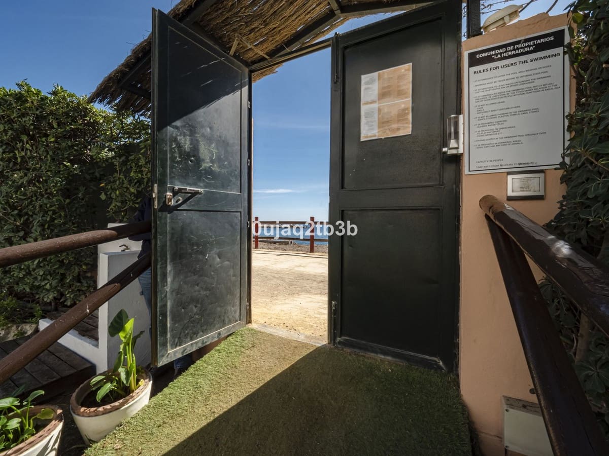 2 bedroom Apartment for sale in Puerto Banus with pool garage - € 1,575,000 (Ref: 8689920)