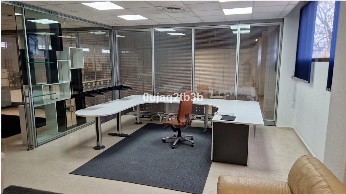 8 slaapkamer Commercieel te koop in Marbella met garage - € 5.800.000 (Ref: 8989254)