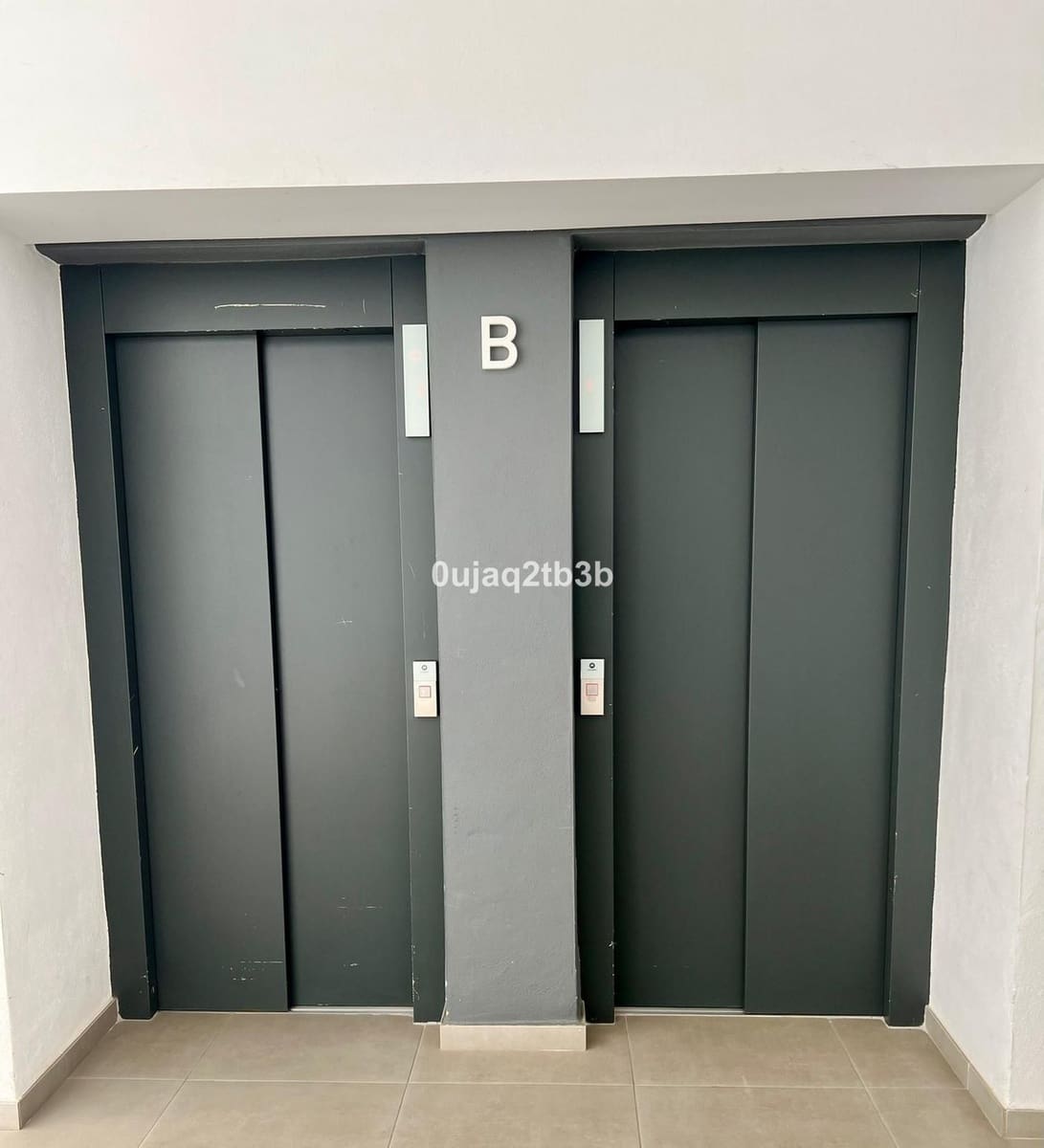 1 makuuhuone Kaupallinen vuokrattavana paikassa San Pedro de Alcantara mukana 
autotalli - 350 € (Ref: 9187856)