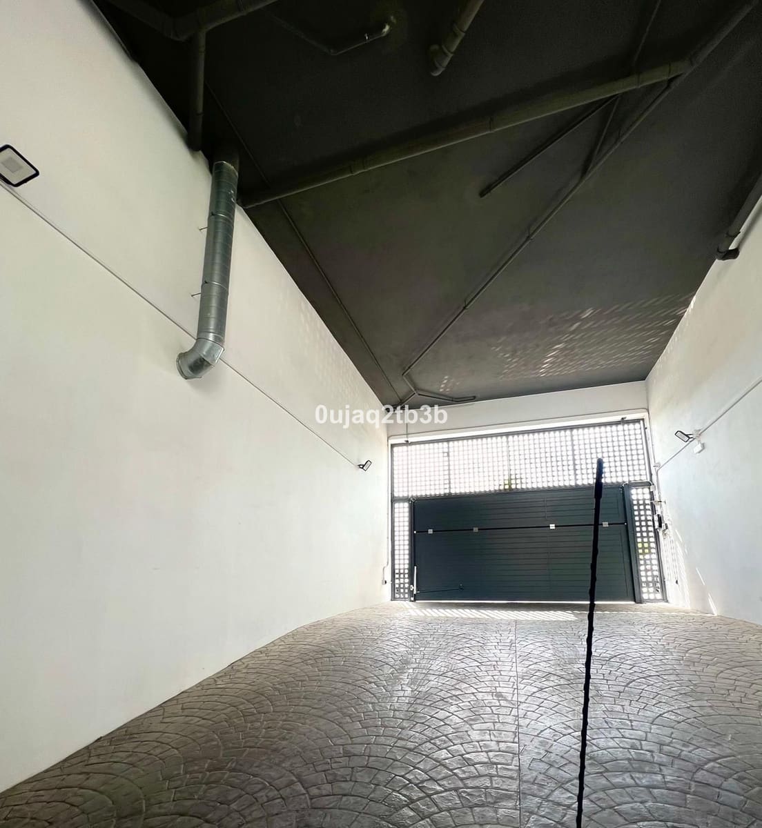 1 makuuhuone Kaupallinen vuokrattavana paikassa San Pedro de Alcantara mukana 
autotalli - 350 € (Ref: 9187856)