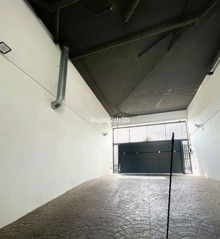 1 slaapkamer Commercieel te huur in San Pedro de Alcantara, Marbella met garage - € 350 (Ref: 9187856)