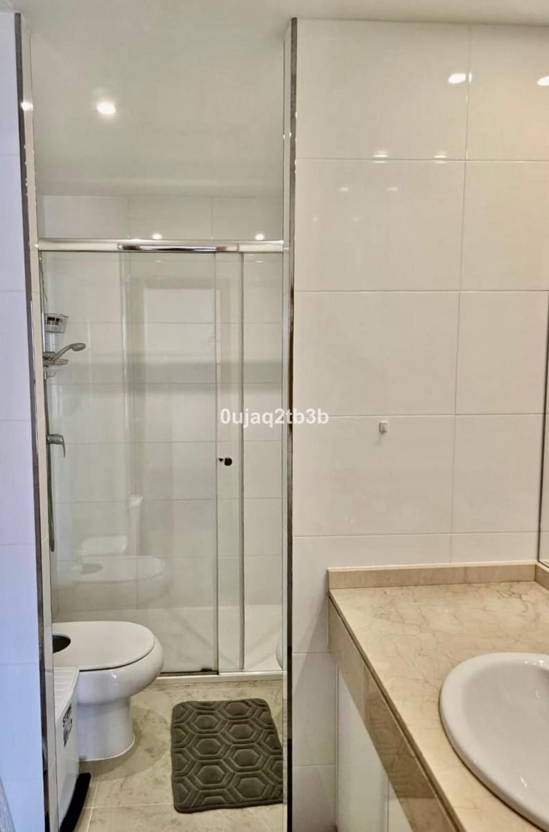 3 soveværelse Penthouse til leje i New Golden Mile med swimmingpool garage - € 2.200 (Ref: 9201975)