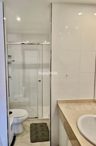 3 bedroom Penthouse for rent in Selwo, Estepona with pool garage - € 2,200 (Ref: 9201975)