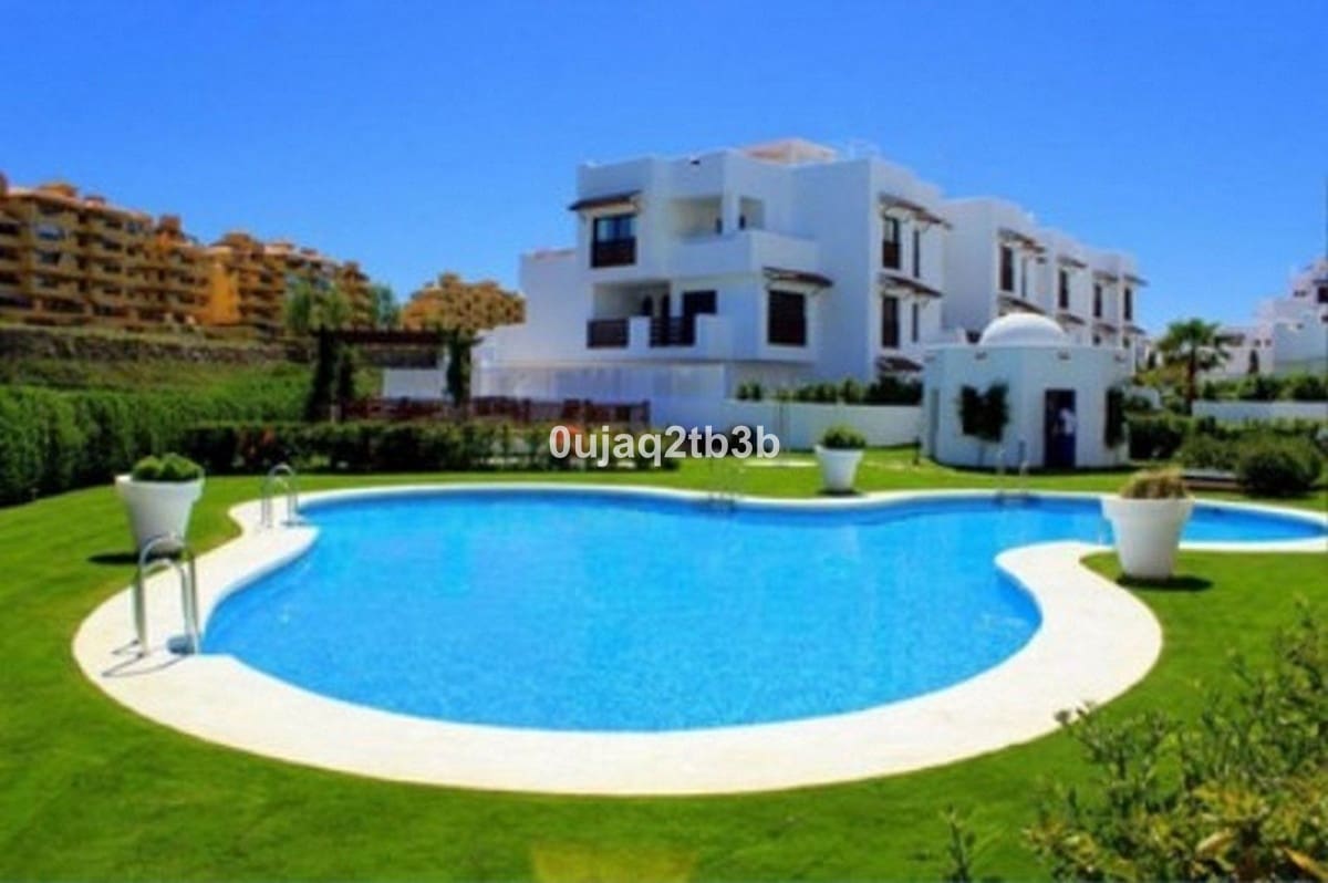 3 soveværelse Penthouse til leje i New Golden Mile med swimmingpool garage - € 2.200 (Ref: 9201975)