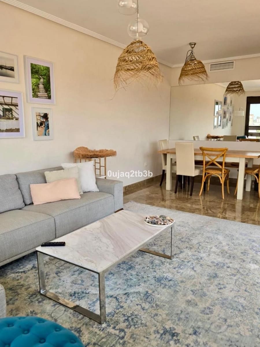 3 soveværelse Penthouse til leje i New Golden Mile med swimmingpool garage - € 2.200 (Ref: 9201975)