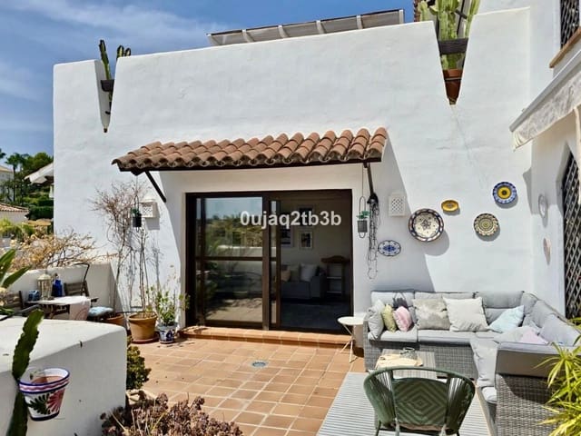 3 bedroom Penthouse for rent in Selwo, Estepona with pool garage - € 2,200 (Ref: 9201975)