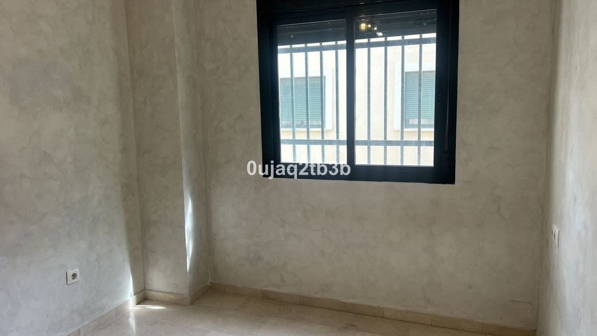 3 bedroom Apartment for sale in Estepona with pool - € 477,000 (Ref: 9245748)