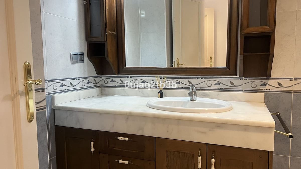 3 bedroom Apartment for sale in Estepona with pool - € 477,000 (Ref: 9245748)