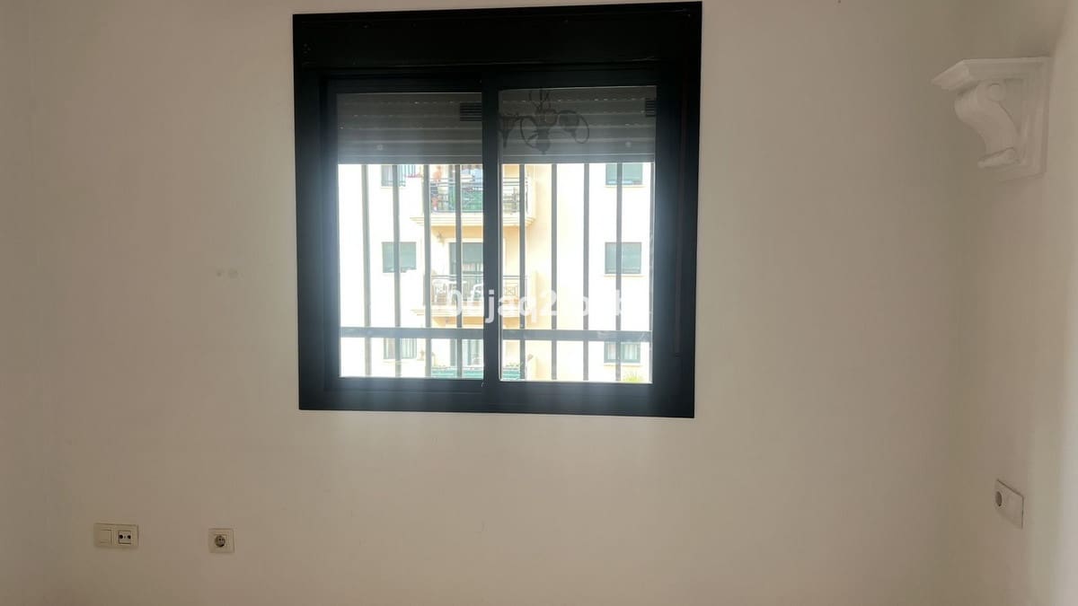 3 bedroom Apartment for sale in Estepona with pool - € 477,000 (Ref: 9245748)