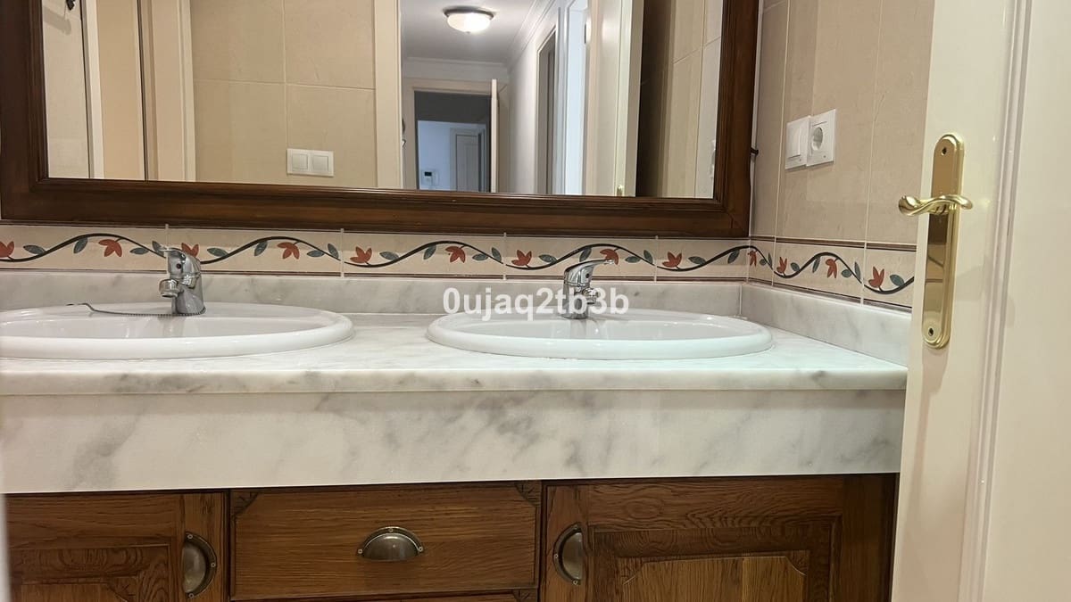 3 bedroom Apartment for sale in Estepona with pool - € 477,000 (Ref: 9245748)