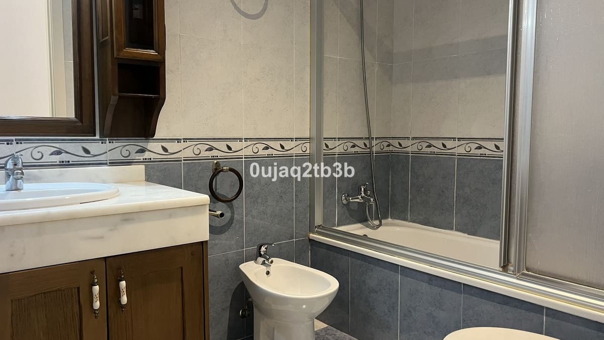 3 bedroom Apartment for sale in Estepona with pool - € 477,000 (Ref: 9245748)