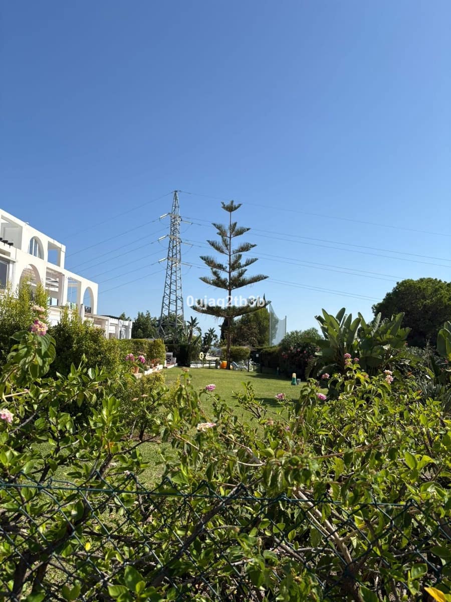 2 bedroom Apartment for rent in La Quinta with pool - € 1,900 (Ref: 9270601)