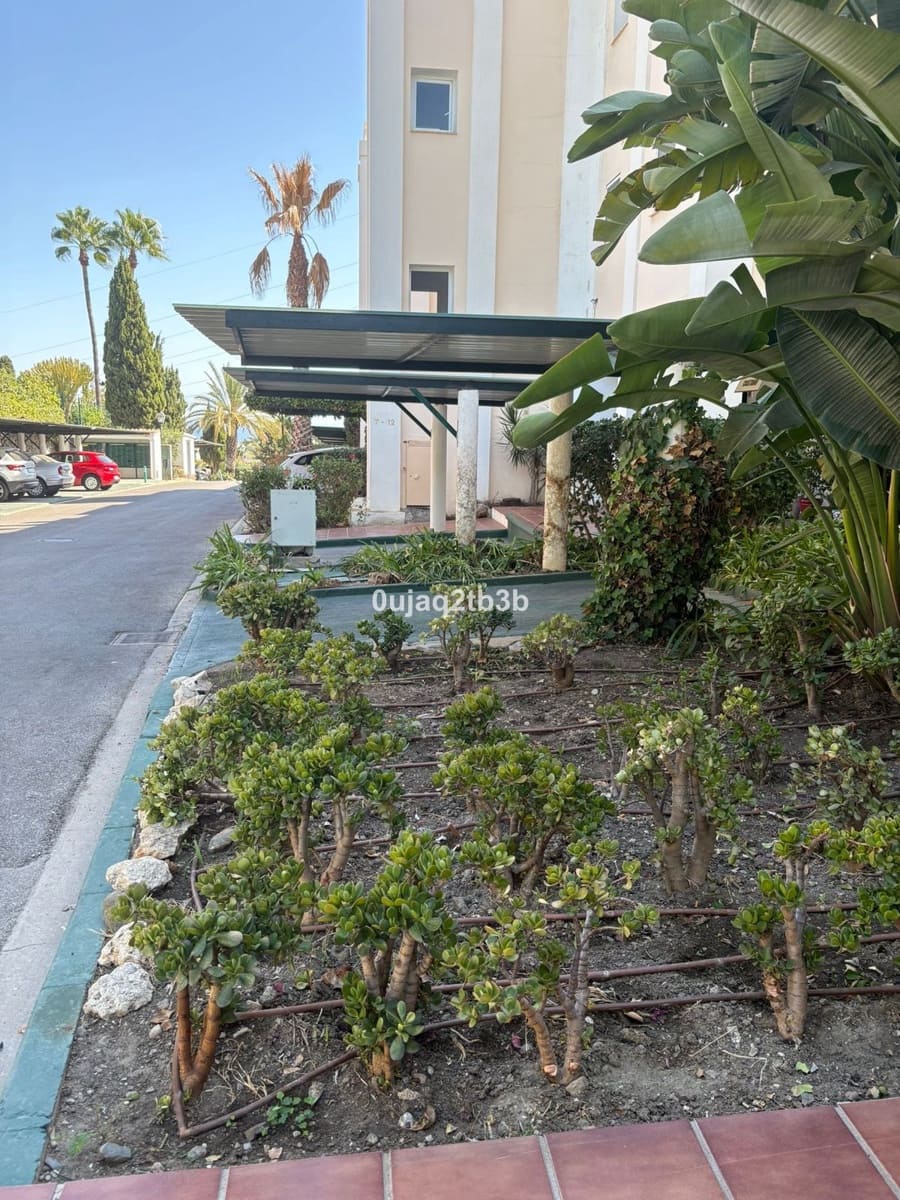 2 bedroom Apartment for rent in La Quinta with pool - € 1,900 (Ref: 9270601)