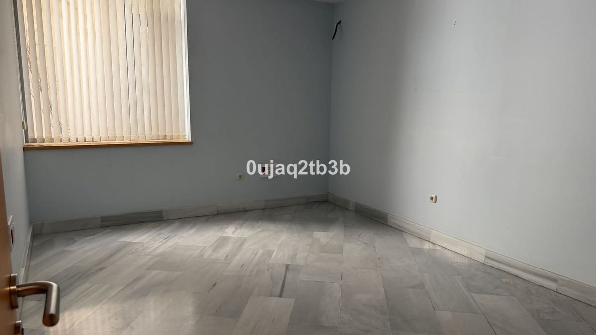 10 bedroom Office for sale in Marbella - € 2,450,000 (Ref: 9296083)