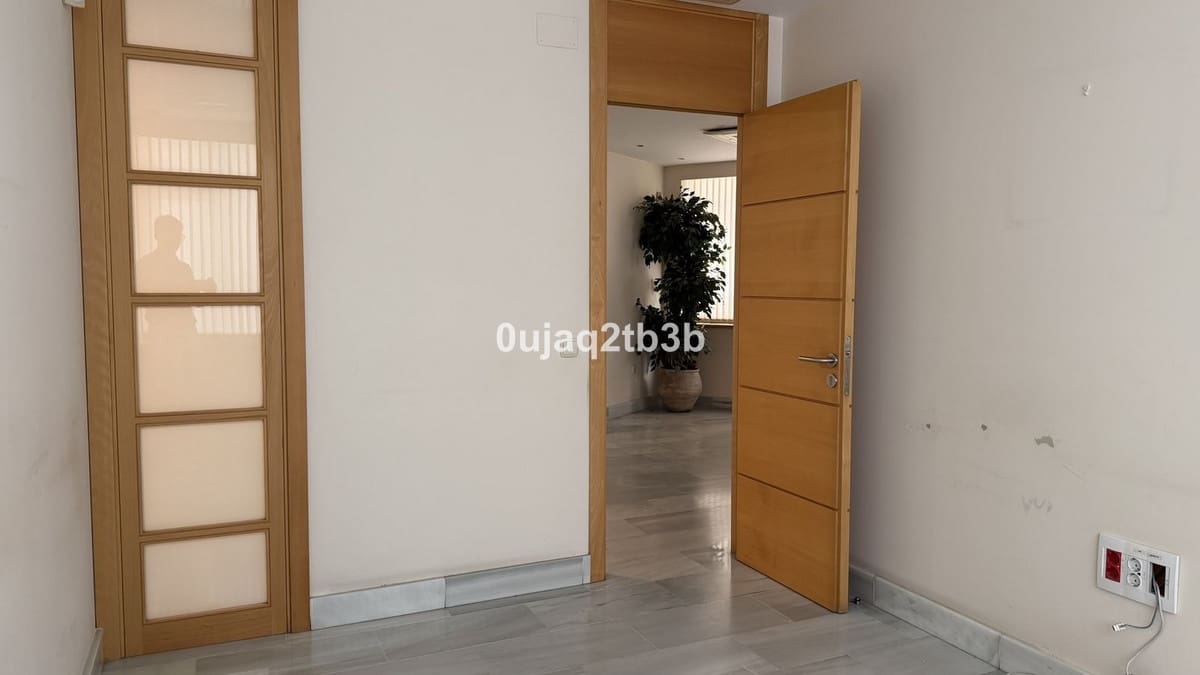 10 soveværelse Kontor til leje i Marbella - € 10.000 (Ref: 9296084)