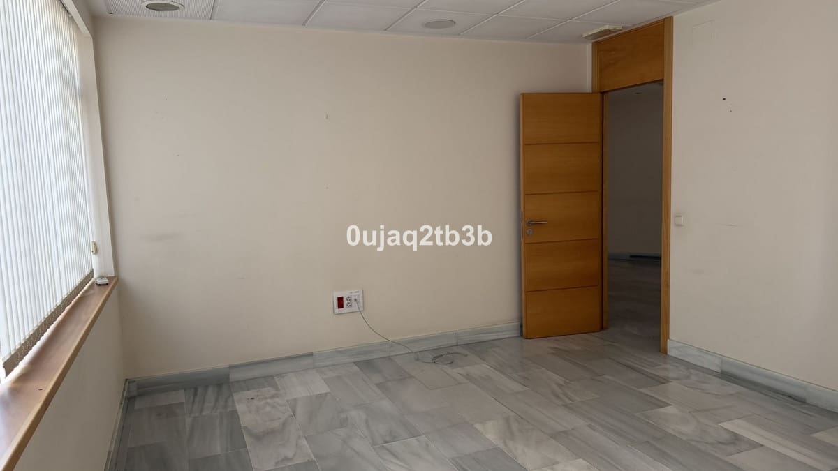 10 bedroom Office for rent in Marbella - € 10,000 (Ref: 9296084)