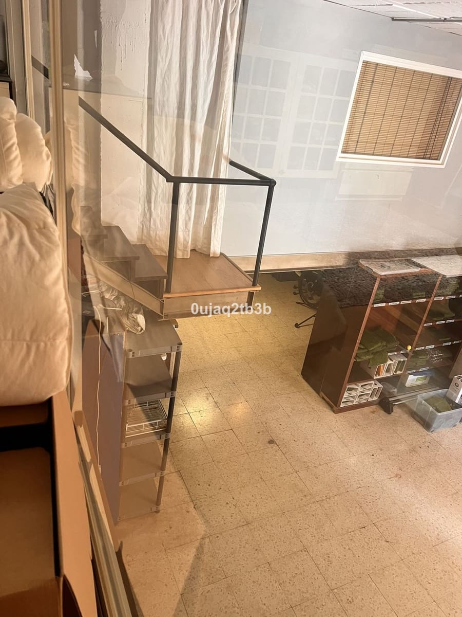 3 bedroom Commercial for rent in Bel-Air with pool - € 1,550 (Ref: 9428193)