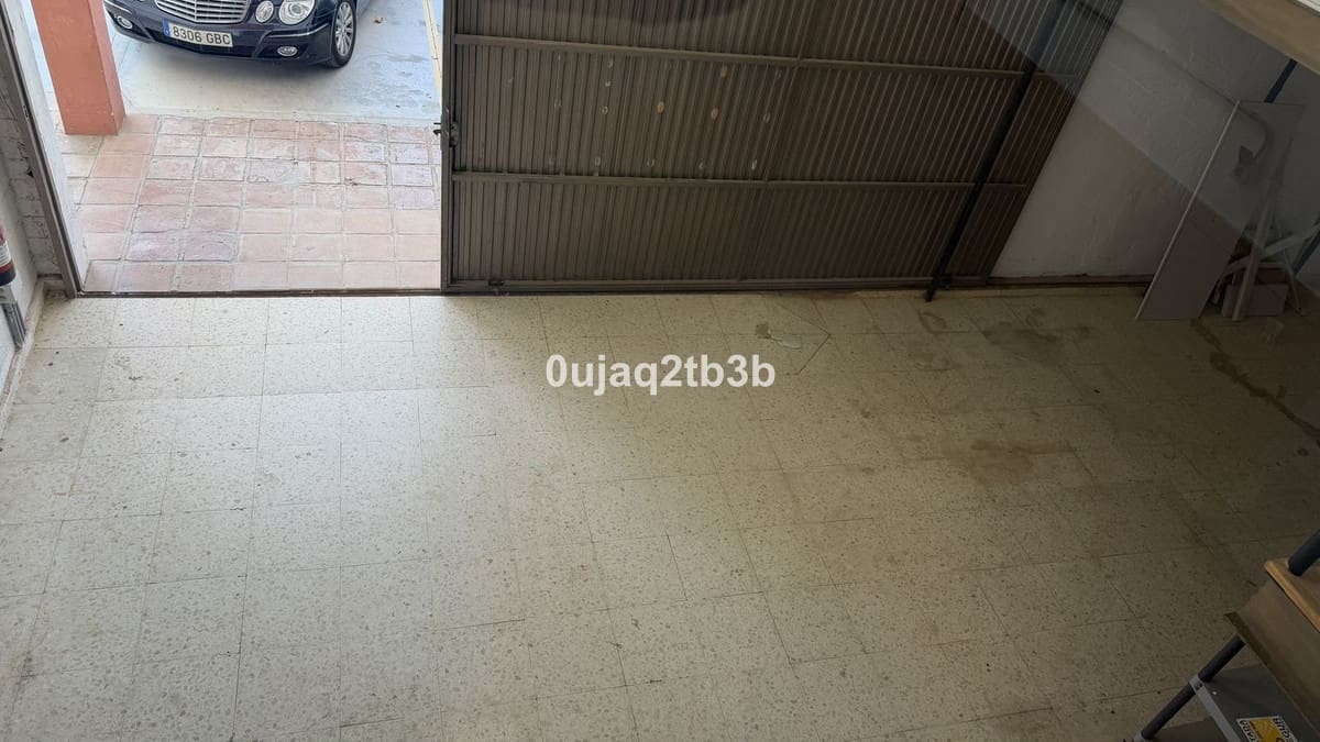 3 bedroom Commercial for rent in Bel-Air with pool - € 1,550 (Ref: 9428193)