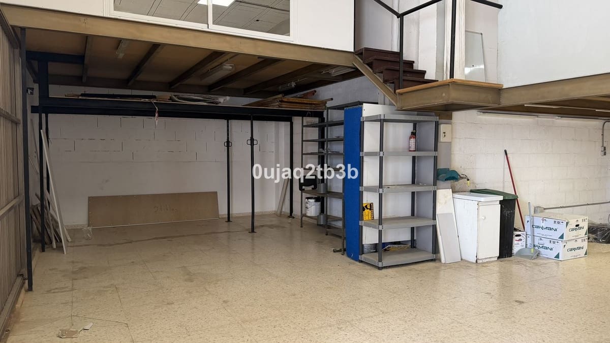 3 bedroom Commercial for rent in Bel-Air with pool - € 1,550 (Ref: 9428193)