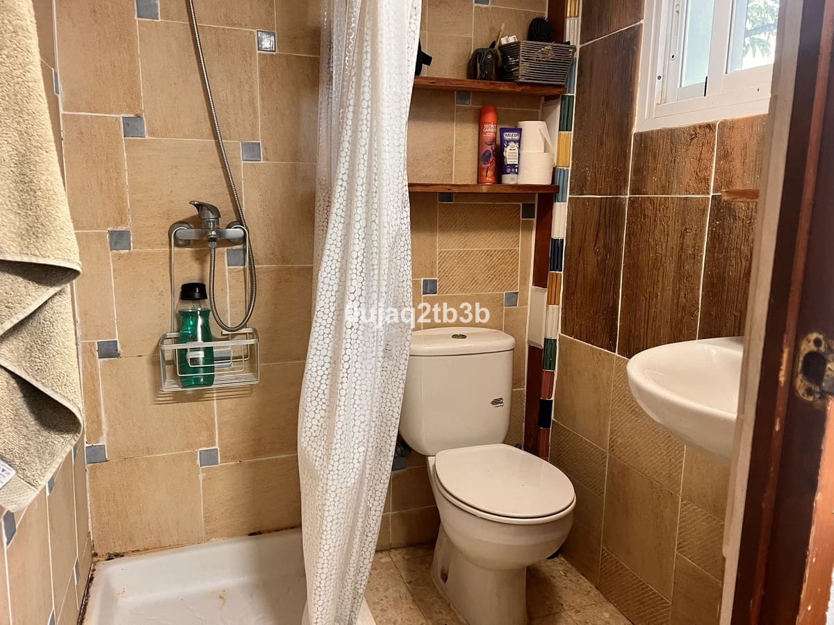 3 bedroom Commercial for rent in Bel-Air with pool - € 1,550 (Ref: 9428193)