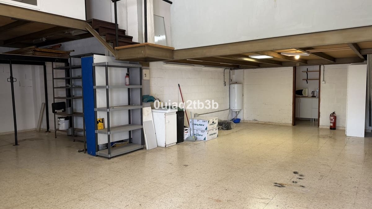 3 bedroom Commercial for rent in Bel-Air with pool - € 1,550 (Ref: 9428193)