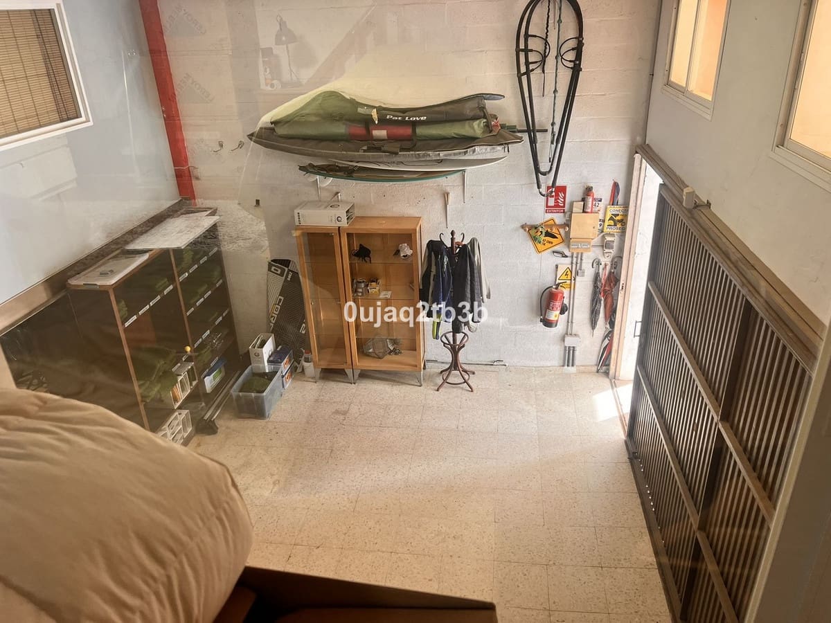 3 bedroom Commercial for rent in Bel-Air with pool - € 1,550 (Ref: 9428193)