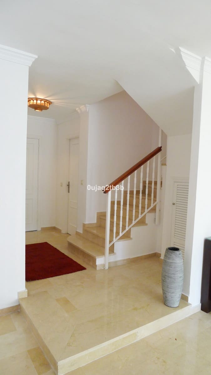 Casa de 4 habitaciones en Bel-Air en alquiler con piscina garaje - 1.900 € (Ref: 9521133)