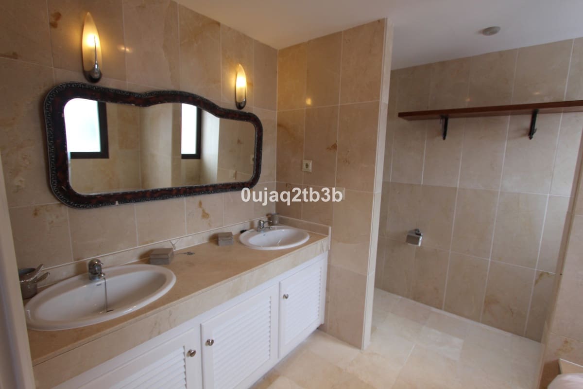 Casa de 4 habitaciones en Bel-Air en alquiler con piscina garaje - 1.900 € (Ref: 9521133)