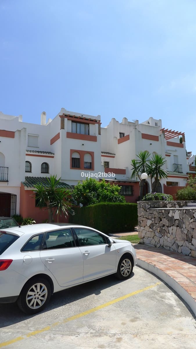 Casa de 4 habitaciones en Bel-Air en alquiler con piscina garaje - 1.900 € (Ref: 9521133)