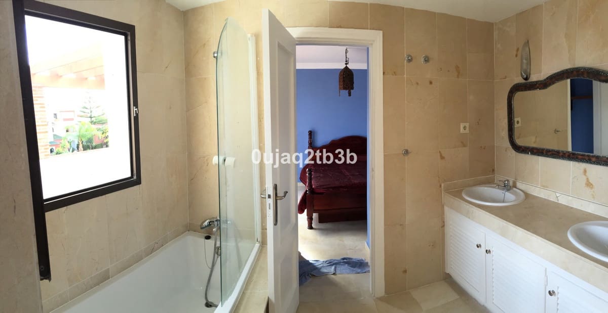 Casa de 4 habitaciones en Bel-Air en alquiler con piscina garaje - 1.900 € (Ref: 9521133)