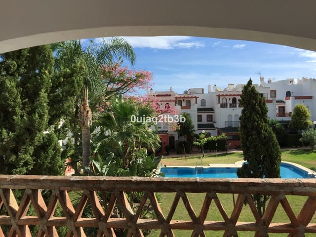 Casa de 4 habitaciones en Bel-Air, Estepona en alquiler con piscina garaje - 1.900 € (Ref: 9521133)