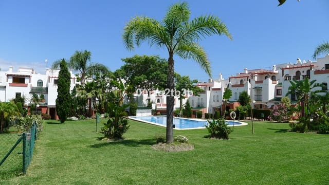 Casa de 4 habitaciones en Bel-Air, Estepona en alquiler con piscina garaje - 1.900 € (Ref: 9521133)