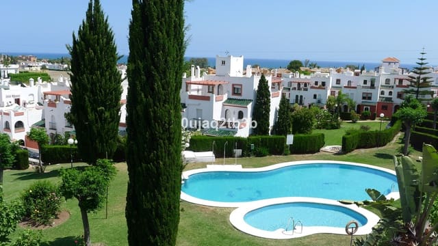 Casa de 4 habitaciones en Bel-Air, Estepona en alquiler con piscina garaje - 1.900 € (Ref: 9521133)