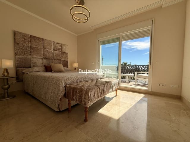 3 soveværelse Byhus til leje i New Golden Mile, Estepona med swimmingpool garage - € 2.800 (Ref: 9521134)