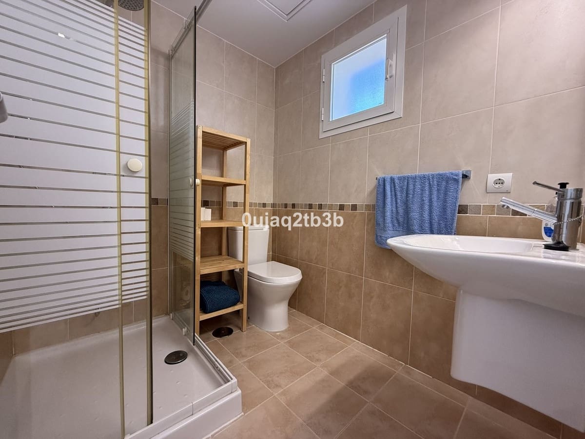 3 soveværelse Byhus til leje i New Golden Mile med swimmingpool garage - € 2.800 (Ref: 9521134)