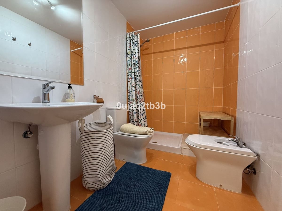 3 soveværelse Byhus til leje i New Golden Mile med swimmingpool garage - € 2.800 (Ref: 9521134)