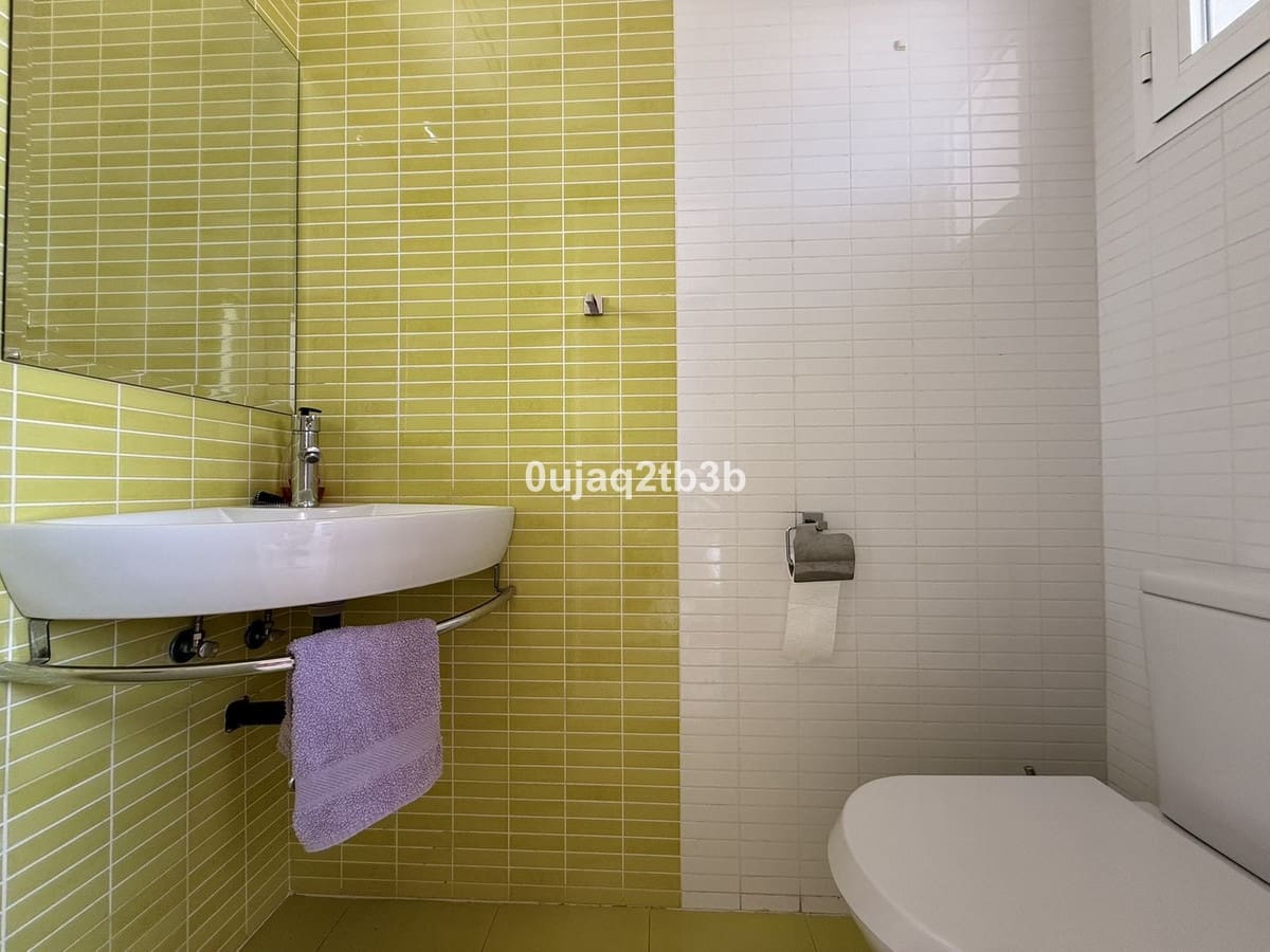 3 soveværelse Byhus til leje i New Golden Mile med swimmingpool garage - € 2.800 (Ref: 9521134)