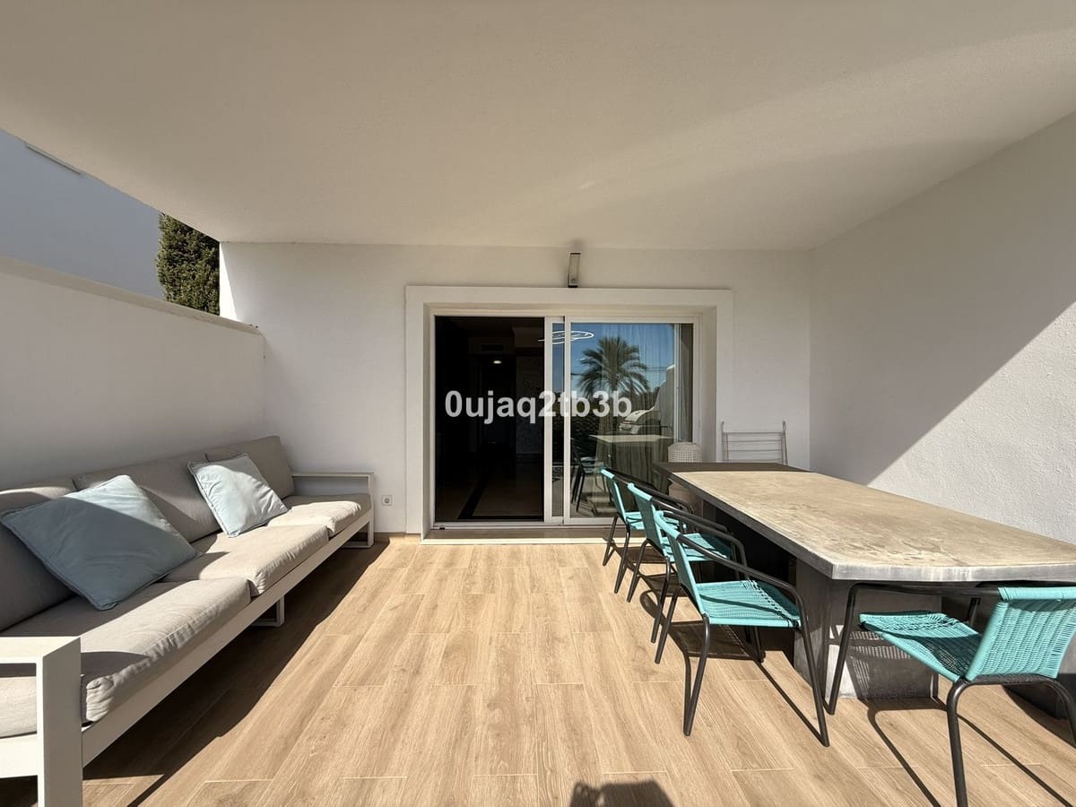 3 soveværelse Byhus til leje i New Golden Mile med swimmingpool garage - € 2.800 (Ref: 9521134)