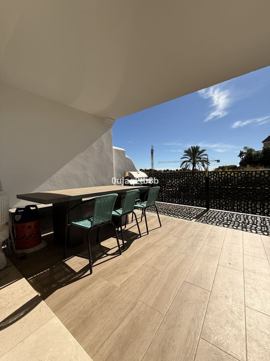 3 soveværelse Byhus til leje i New Golden Mile med swimmingpool garage - € 2.800 (Ref: 9521134)