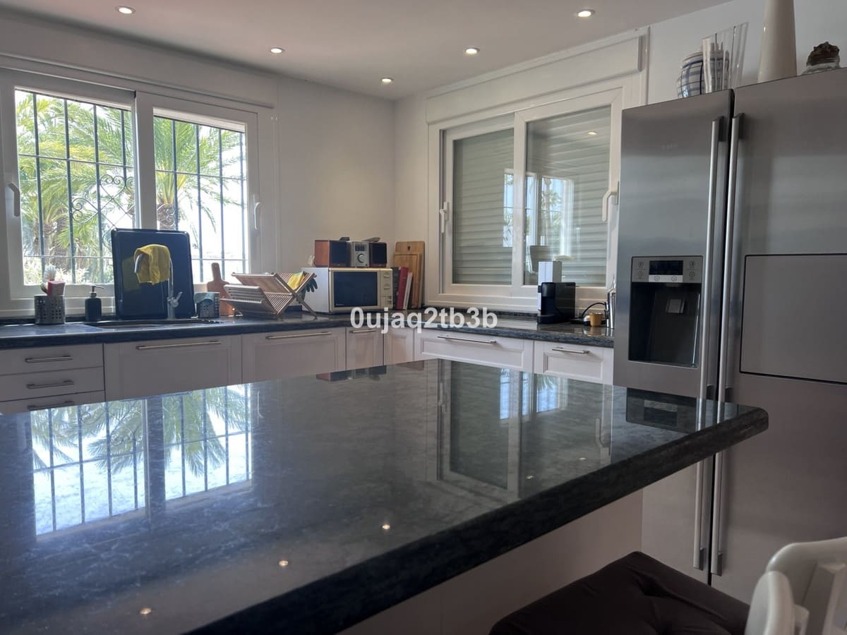 4 camera da letto Appartamento in vendita in Nueva Andalucia con piscina garage - 1.500.000 € (Rif: 9536456)