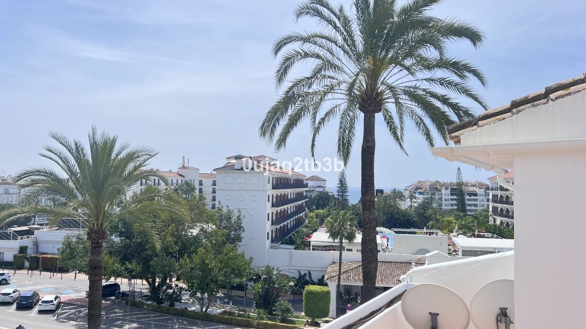 4 camera da letto Appartamento in vendita in Nueva Andalucia con piscina garage - 1.500.000 € (Rif: 9536456)